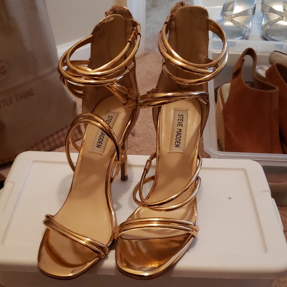 Pumps - Picture 3 of 3